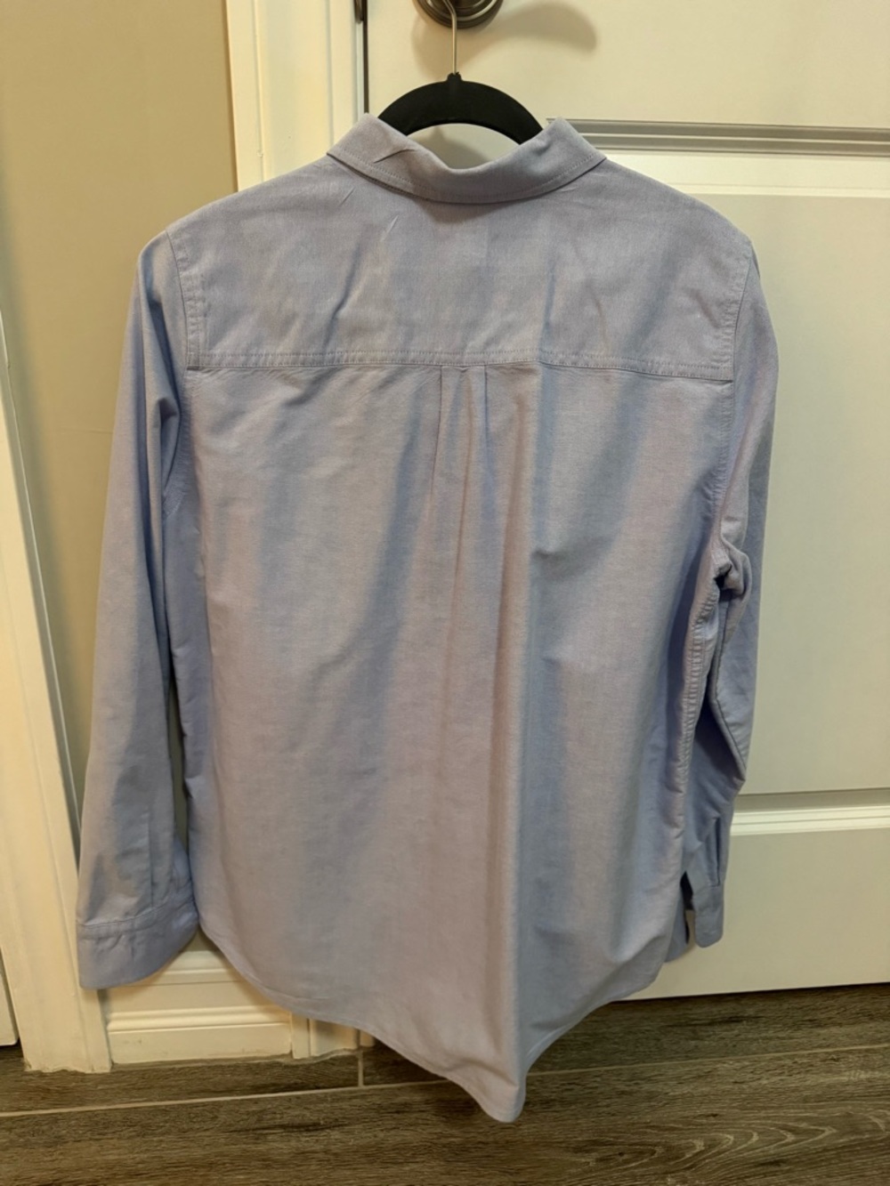 J. Crew Women’s Light Blue Button-Down Shirt - Picture 4 of 5